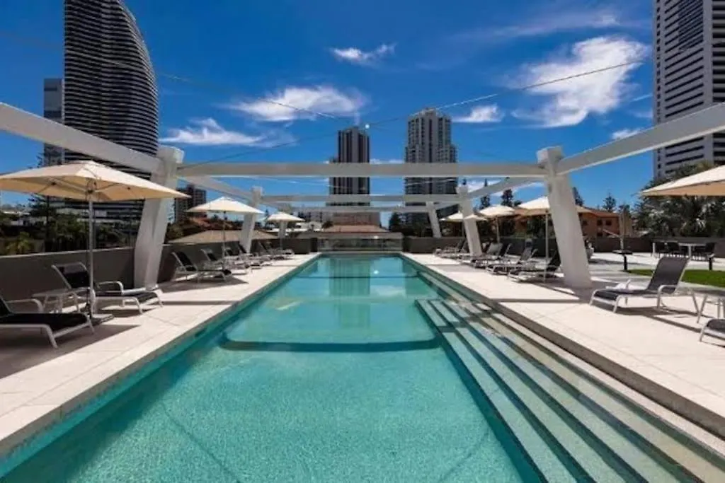 Beach Residence 2-Br River View Gold Coast